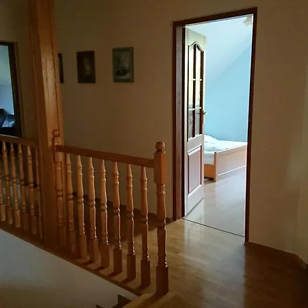 Dom Pod Lipa Vila *